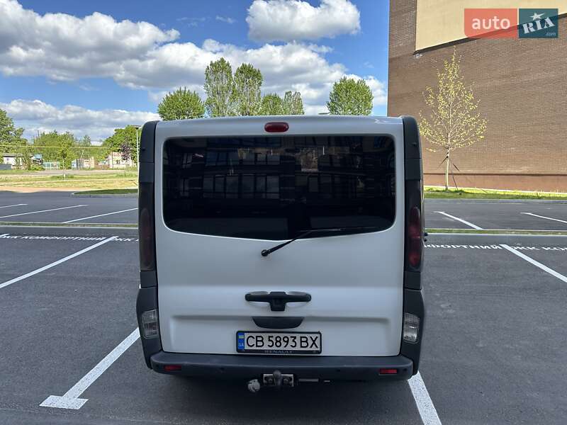 Мінівен Renault Trafic 2004 в Чернігові