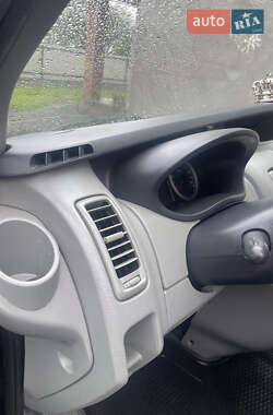 Минивэн Renault Trafic 2010 в 