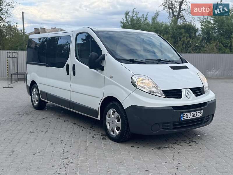 Минивэн Renault Trafic 2013 в 