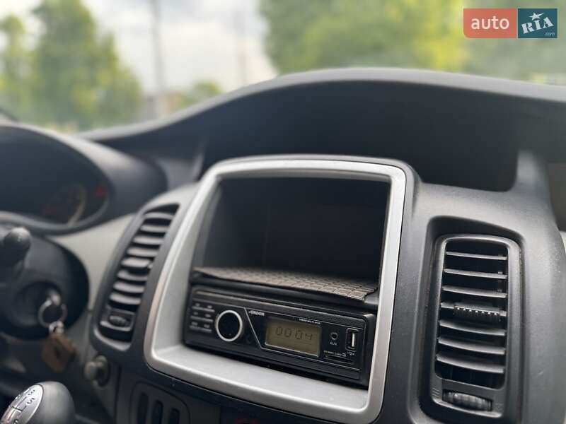 Мінівен Renault Trafic 2013 в Старокостянтинові