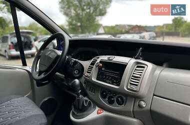 Минивэн Renault Trafic 2010 в 