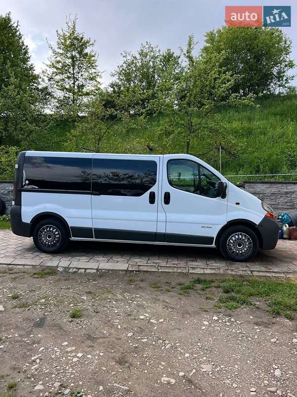 Мінівен Renault Trafic 2006 в Коломиї