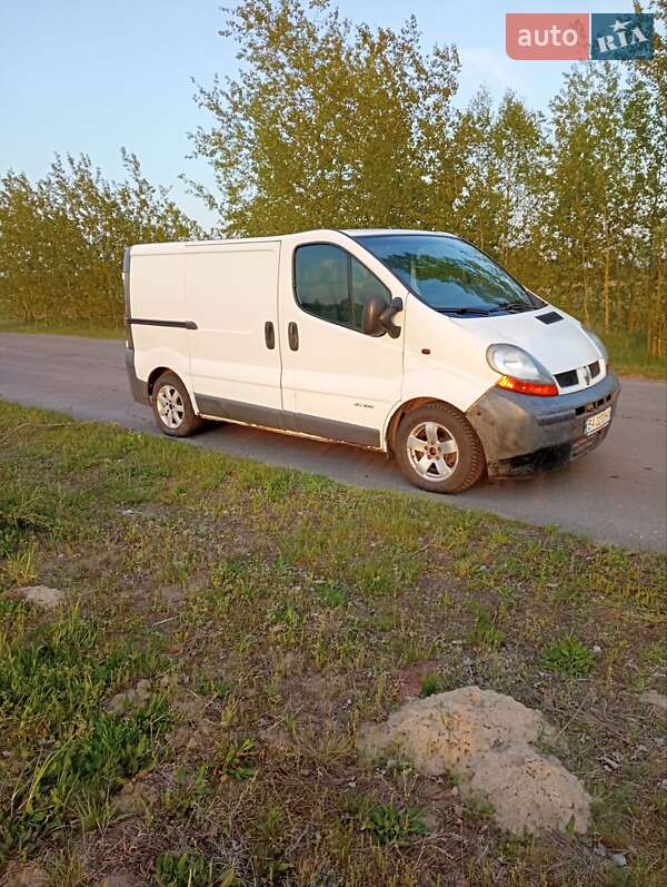 Вантажний фургон Renault Trafic 2004 в Дубровиці