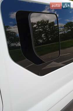 Минивэн Renault Trafic 2013 в 
