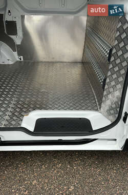 Грузовой фургон Renault Trafic 2021 в 