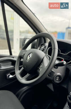 Грузовой фургон Renault Trafic 2021 в 