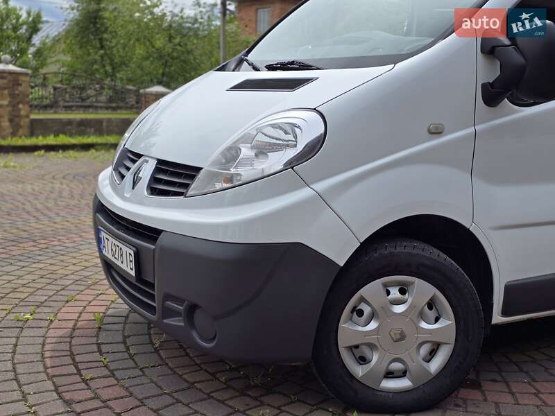 Грузовой фургон Renault Trafic 2012 в Косове