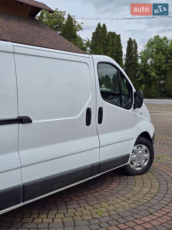Грузовой фургон Renault Trafic 2012 в Косове
