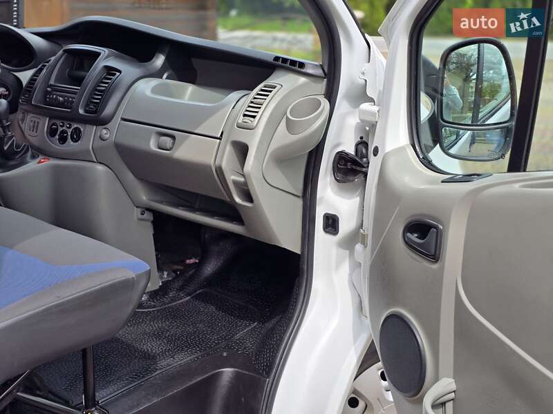 Грузовой фургон Renault Trafic 2012 в Косове