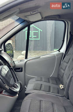 Вантажний фургон Renault Trafic 2005 в 