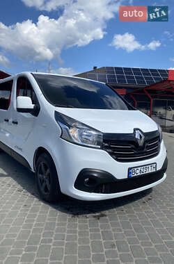 Минивэн Renault Trafic 2016 в 