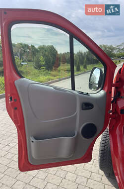 Грузовой фургон Renault Trafic 2014 в 
