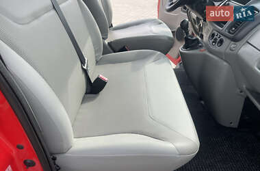 Грузовой фургон Renault Trafic 2014 в 