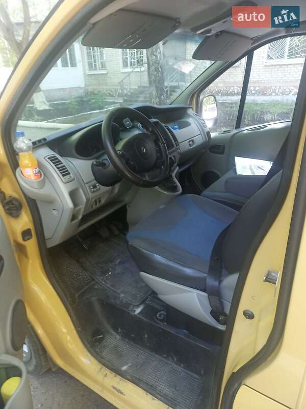 Мінівен Renault Trafic 2012 в Помічній