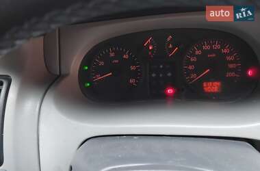 Грузовой фургон Renault Trafic 2005 в 