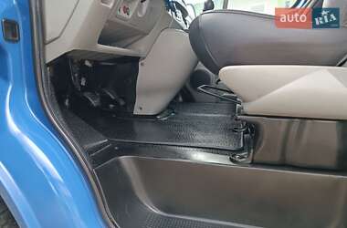 Мінівен Renault Trafic 2011 в 