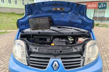 Мінівен Renault Trafic 2011 в 