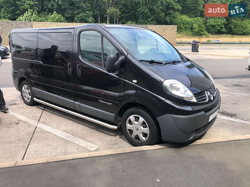 Минивэн Renault Trafic 2014 в 