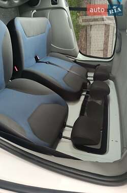 Грузовой фургон Renault Trafic 2013 в 