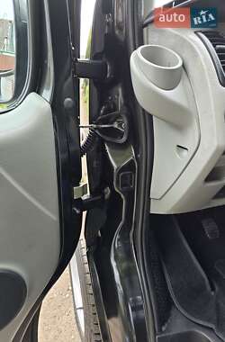Минивэн Renault Trafic 2007 в 