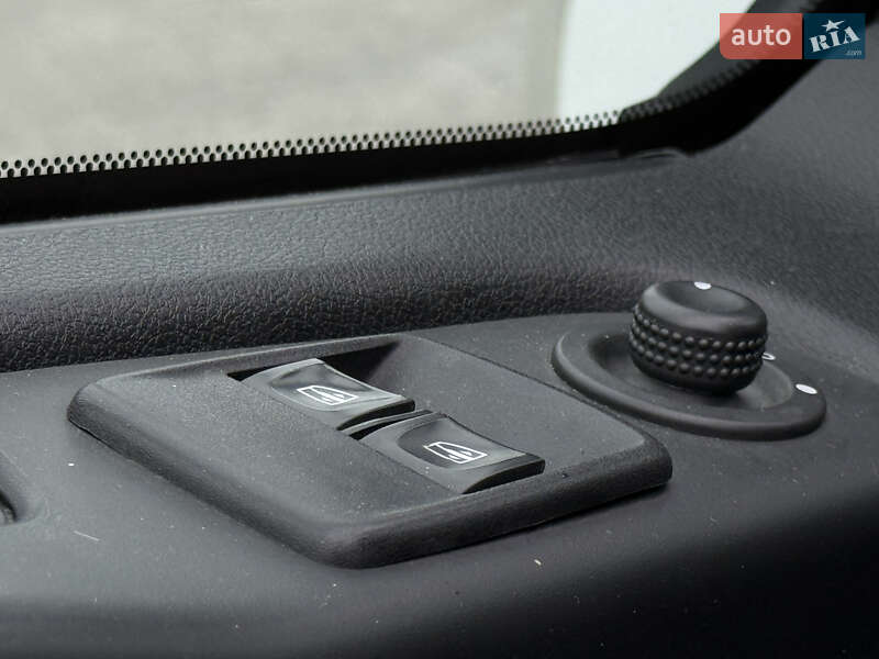 Мінівен Renault Trafic 2015 в Радивиліві