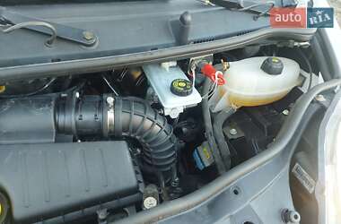 Грузовой фургон Renault Trafic 2013 в 