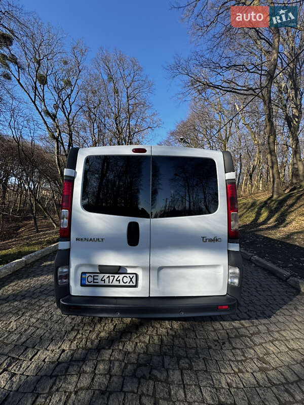 Минивэн Renault Trafic 2008 в Черновцах