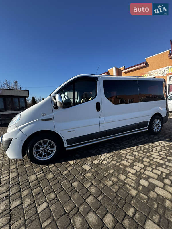 Минивэн Renault Trafic 2008 в Черновцах