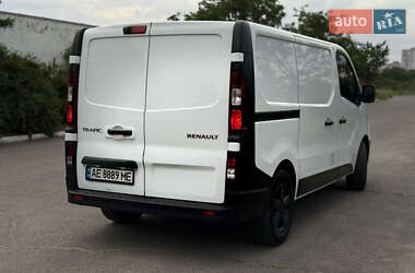 Грузовой фургон Renault Trafic 2015 в 