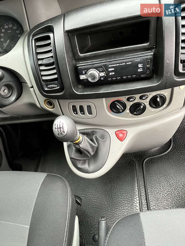 Минивэн Renault Trafic 2005 в Радивилове