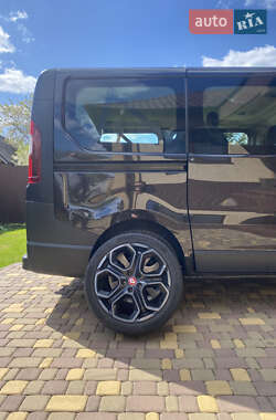 Мінівен Renault Trafic 2016 в 