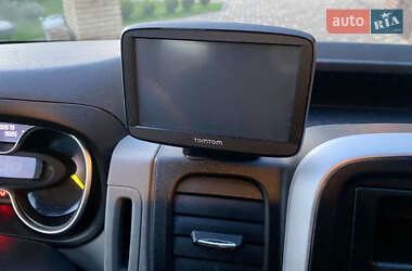 Мінівен Renault Trafic 2016 в 