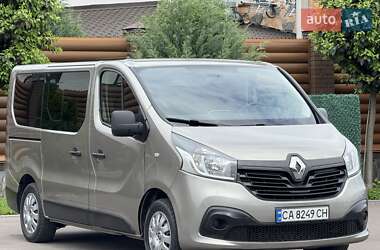 Мінівен Renault Trafic 2015 в 