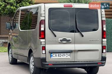 Мінівен Renault Trafic 2015 в 