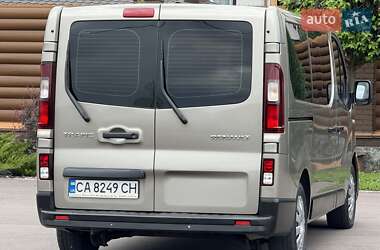 Мінівен Renault Trafic 2015 в 