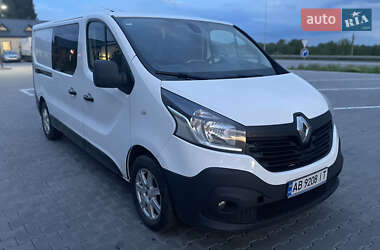 Грузопассажирский фургон Renault Trafic 2016 в 