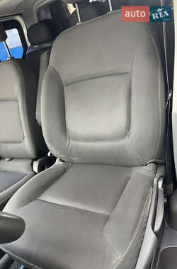 Грузопассажирский фургон Renault Trafic 2016 в 
