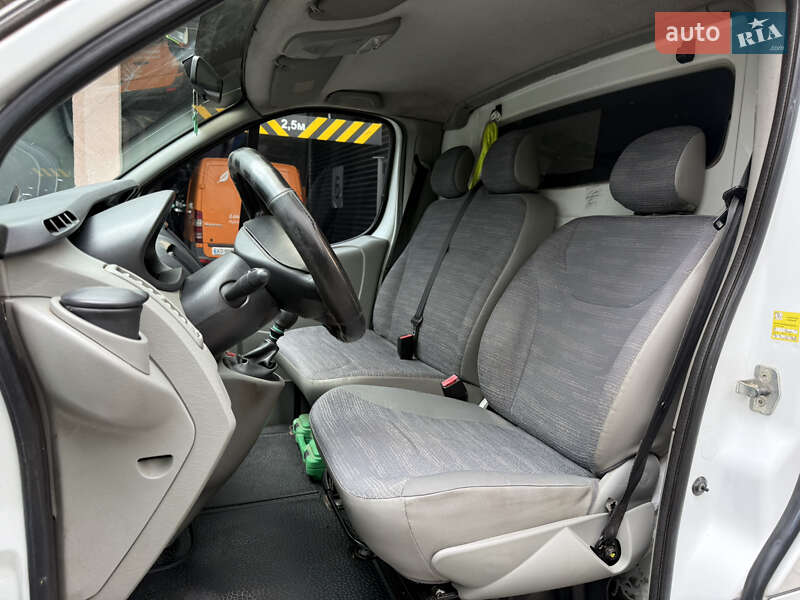 Вантажний фургон Renault Trafic 2012 в Києві