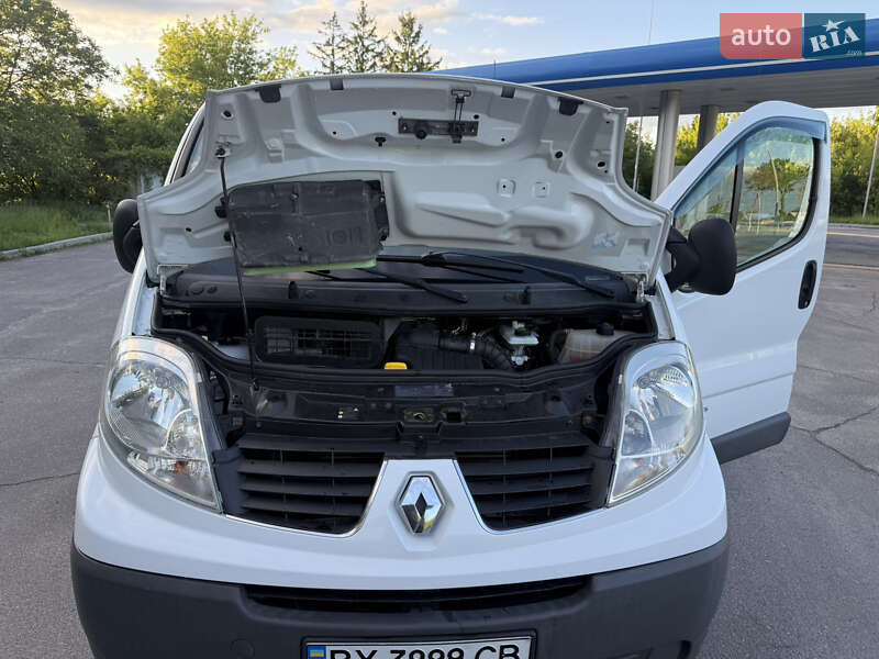 Вантажний фургон Renault Trafic 2012 в Старокостянтинові