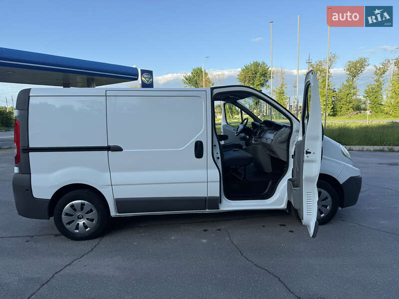 Вантажний фургон Renault Trafic 2012 в Старокостянтинові