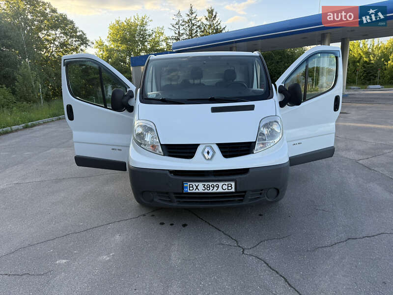 Вантажний фургон Renault Trafic 2012 в Старокостянтинові