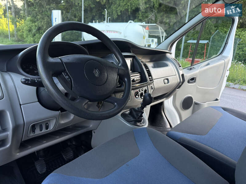 Вантажний фургон Renault Trafic 2012 в Старокостянтинові