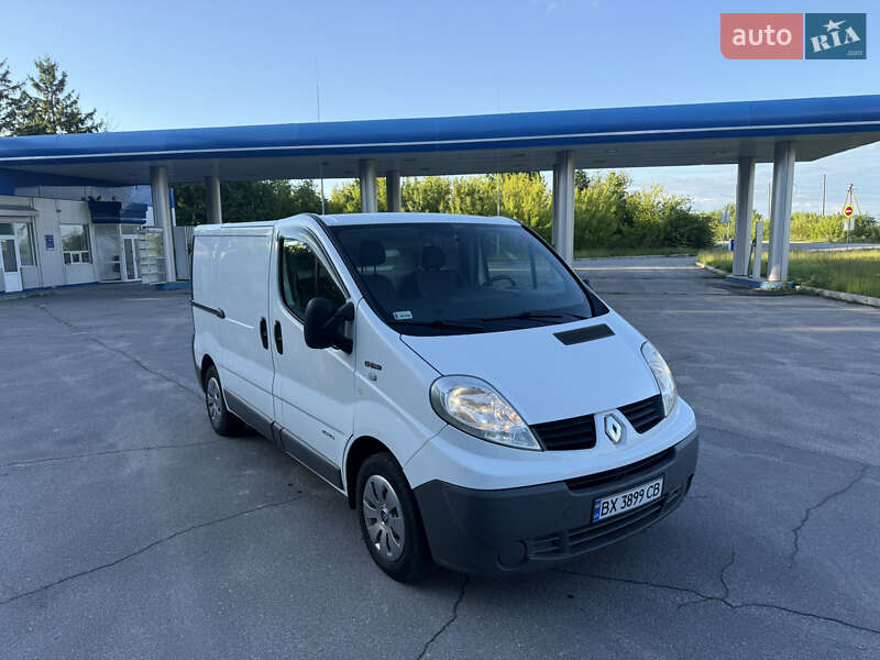 Вантажний фургон Renault Trafic 2012 в Старокостянтинові
