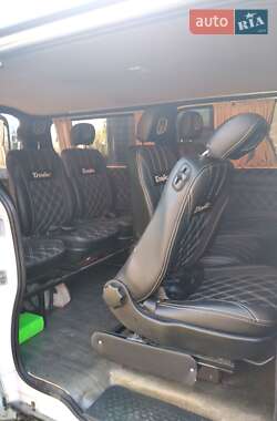 Минивэн Renault Trafic 2016 в 