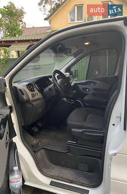 Минивэн Renault Trafic 2018 в 