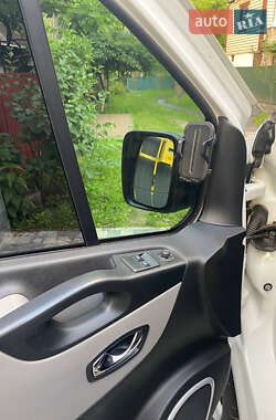 Минивэн Renault Trafic 2018 в 