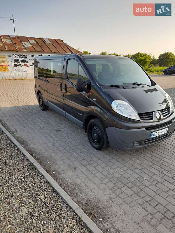 Минивэн Renault Trafic 2007 в 
