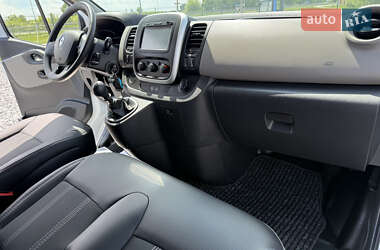 Минивэн Renault Trafic 2018 в 