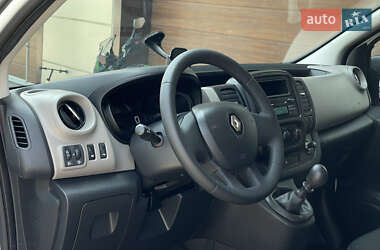 Грузовой фургон Renault Trafic 2016 в 