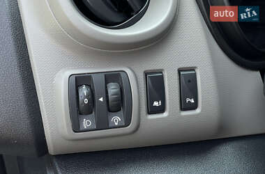 Грузовой фургон Renault Trafic 2016 в 